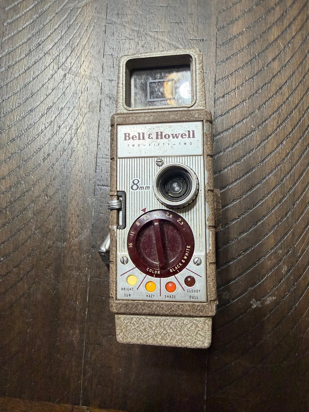 Vintage Bell & Howell Two-Fifty-Two 252 8mm Movie Camera Film Camera Untested